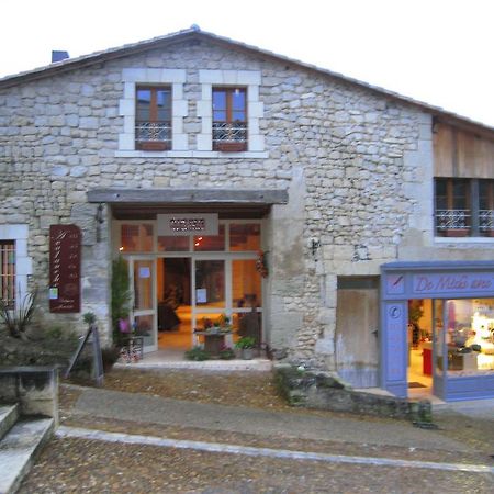 Faubourg St Jean Apartamento Aubeterre-sur-Dronne Exterior foto