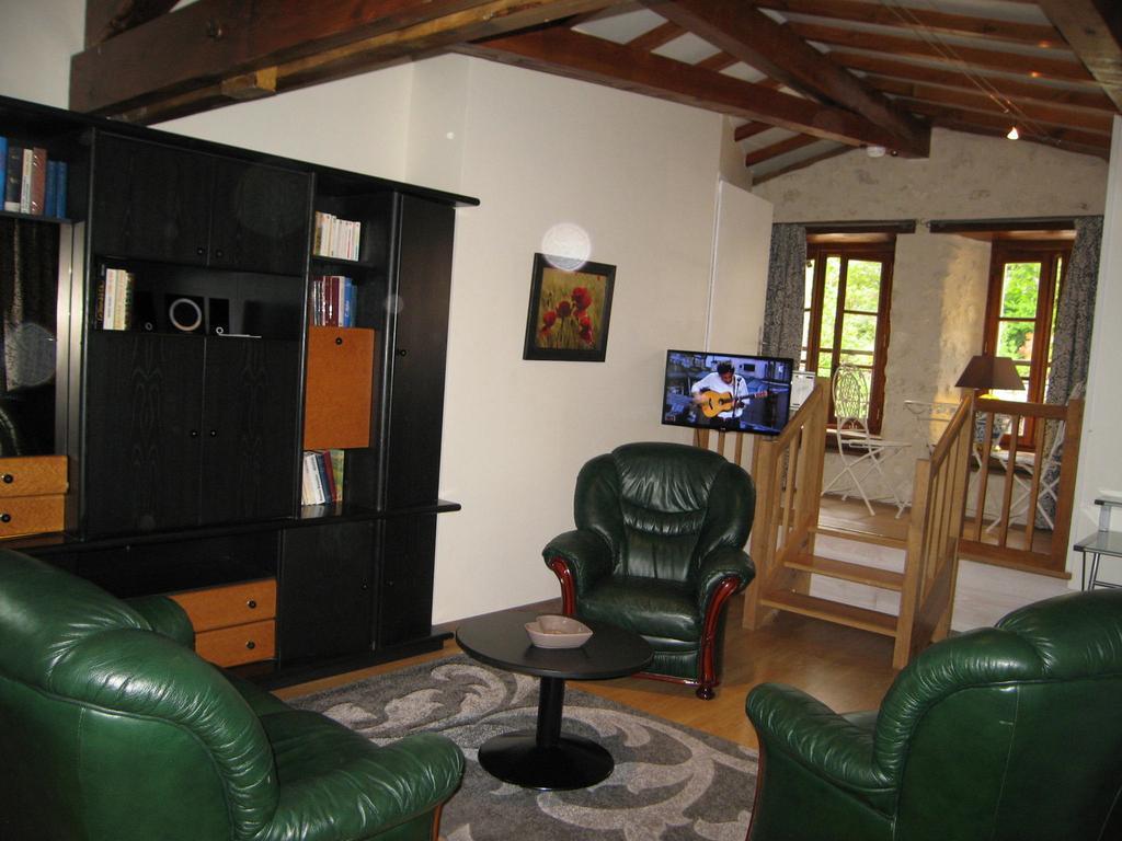 Faubourg St Jean Apartamento Aubeterre-sur-Dronne Quarto foto