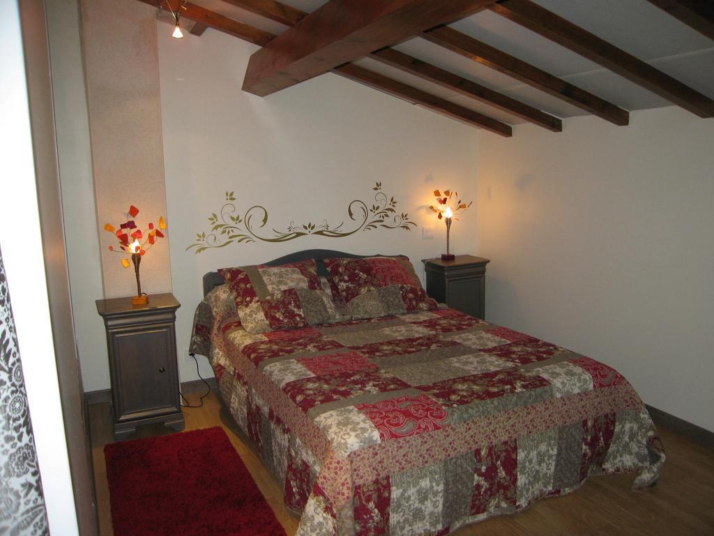Faubourg St Jean Apartamento Aubeterre-sur-Dronne Quarto foto